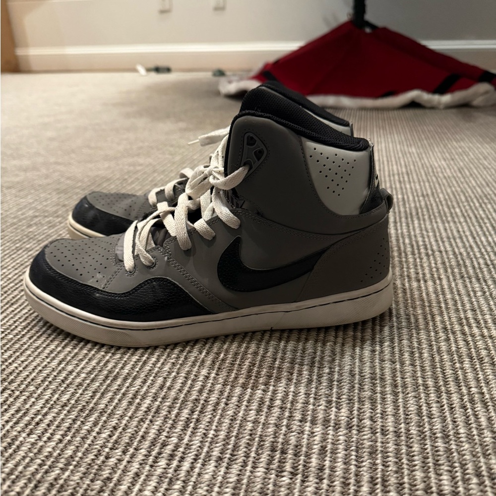 Nike Mens High-Top Sneakers - Black and Gray
